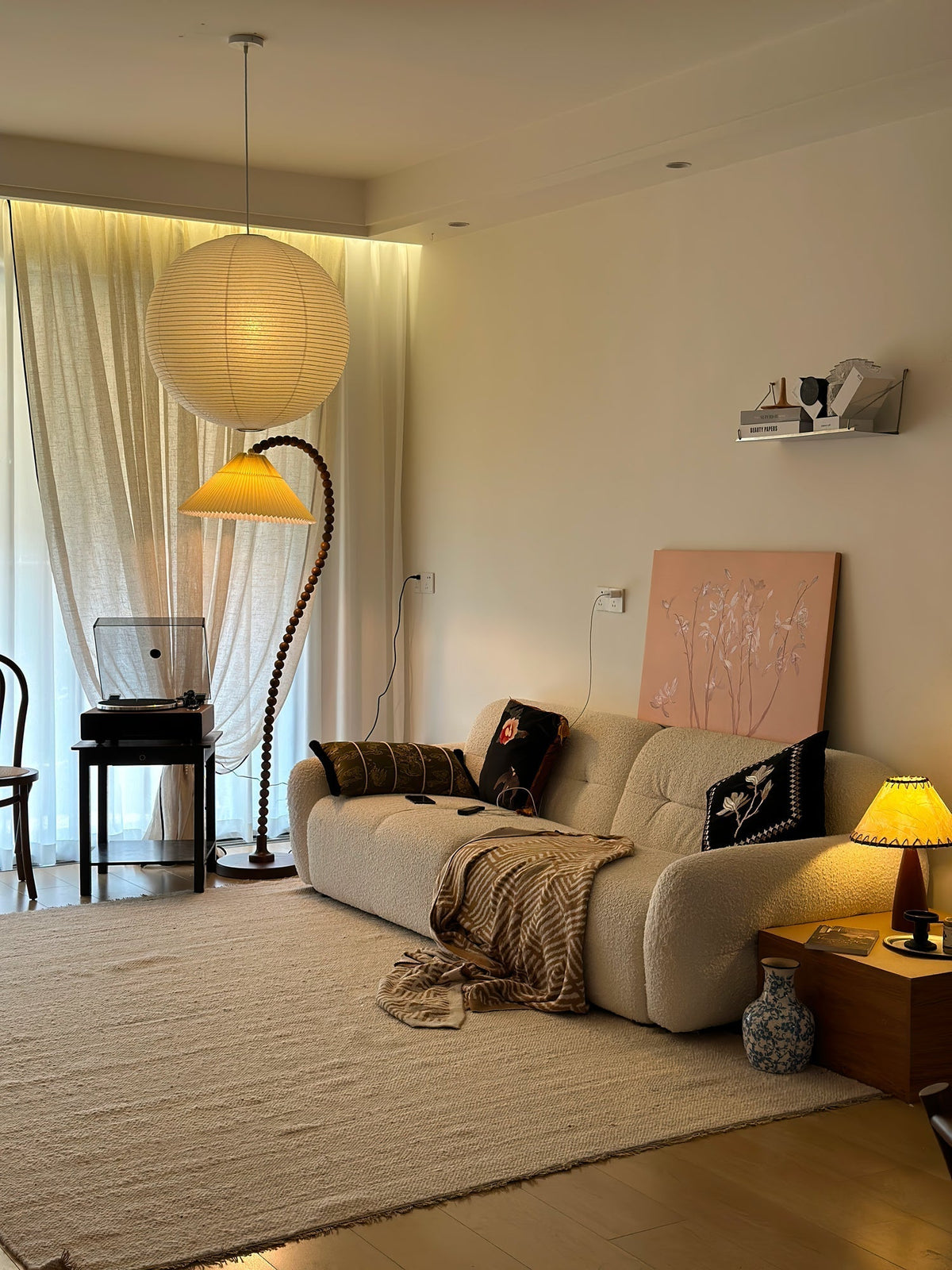 Nadia Moderne vloerlamp van walnoothout
