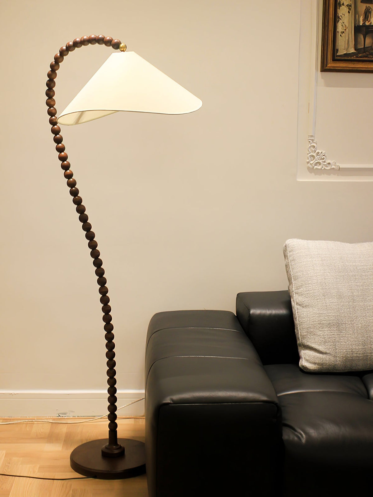 Nadia Moderne vloerlamp van walnoothout