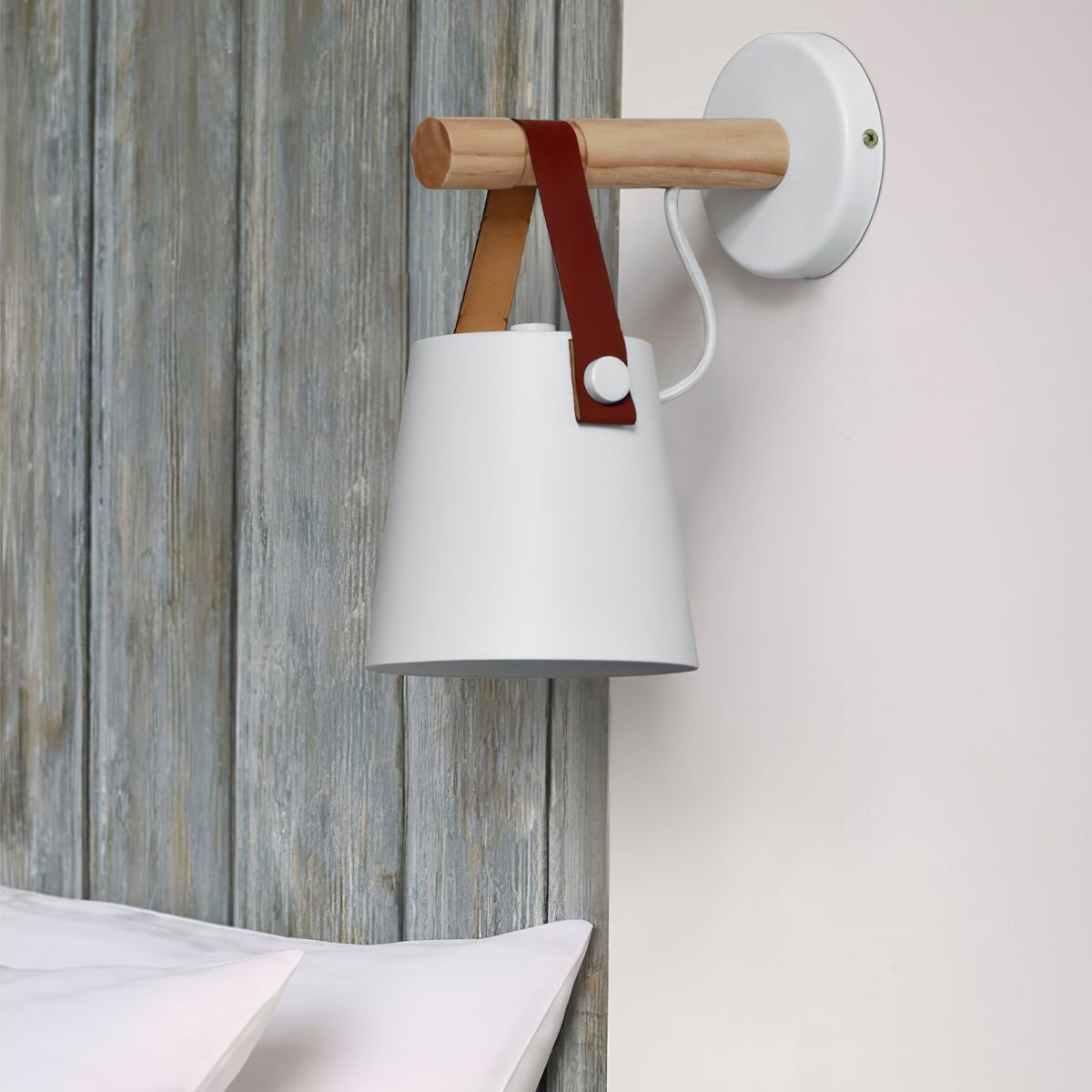 Virixon wandlamp van hout en leer
