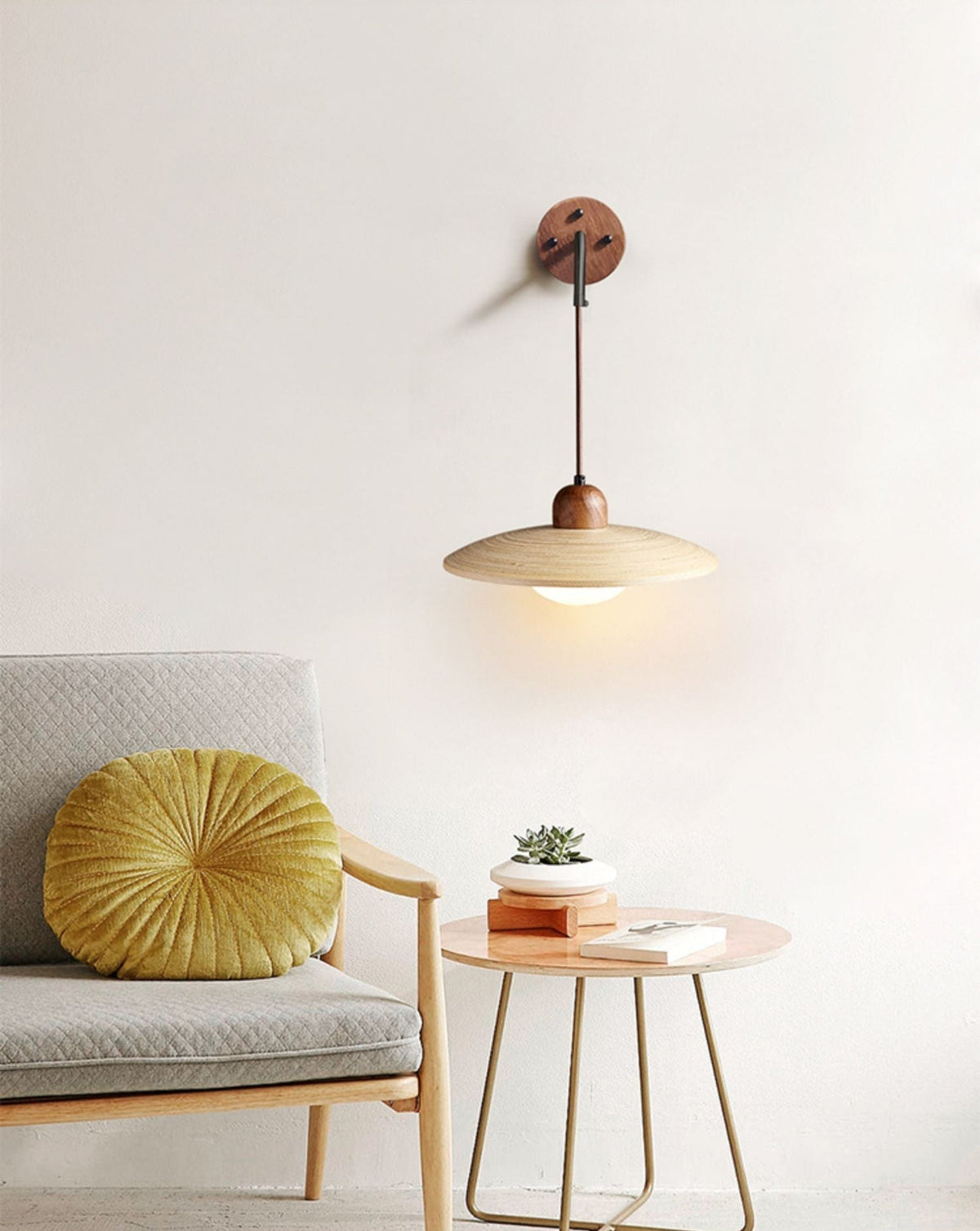 Sylaaria wandlamp met walnootsaucer