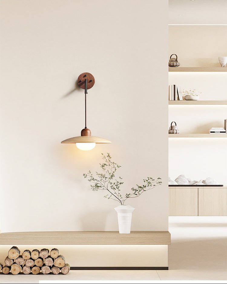 Sylaaria wandlamp met walnootsaucer