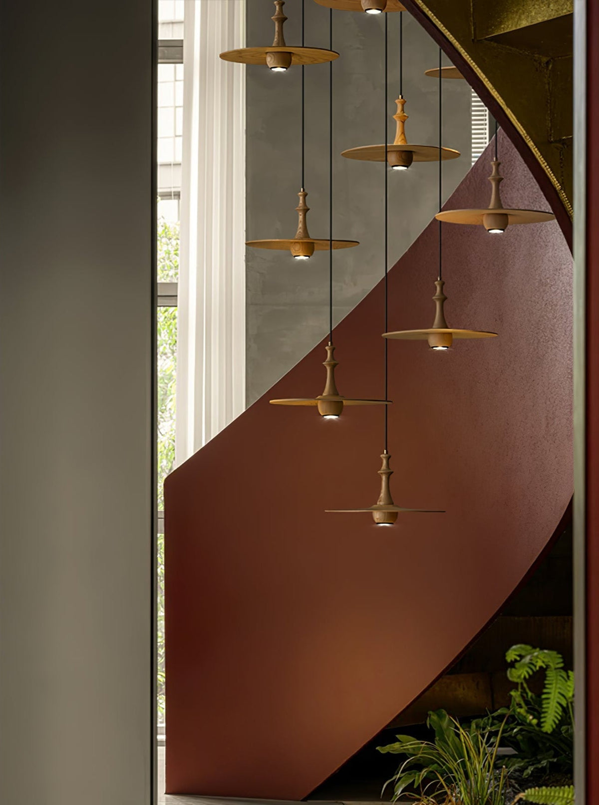 Spindle houten hanglamp met draaiend ontwerp
