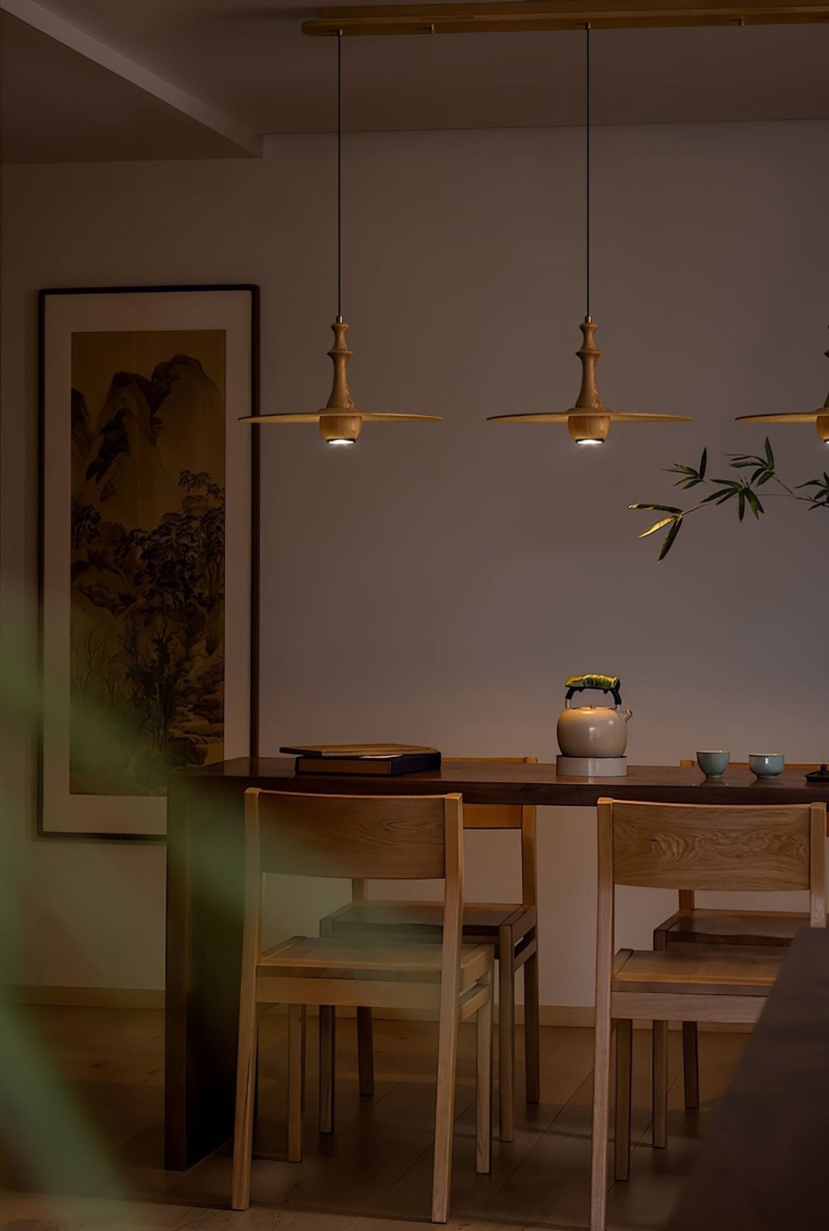 Spindle houten hanglamp met draaiend ontwerp