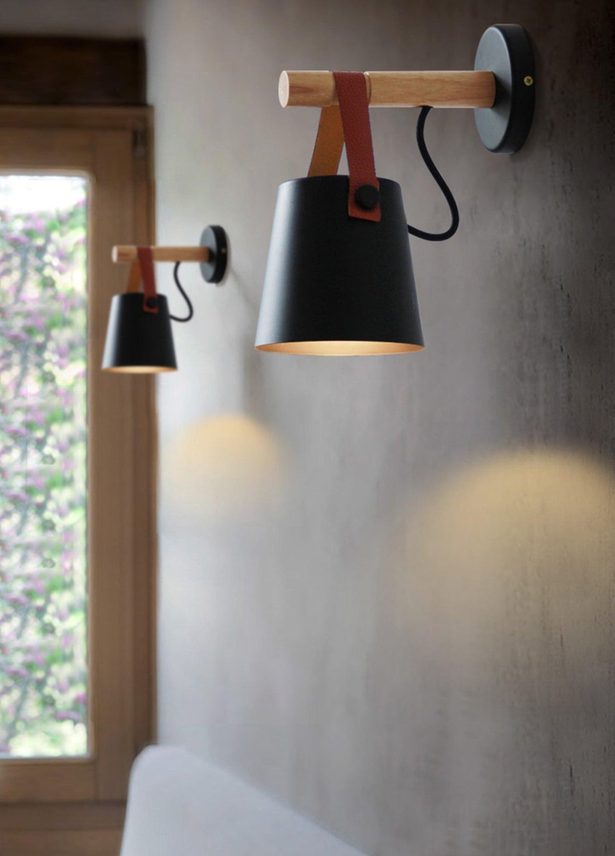 Virixon wandlamp van hout en leer