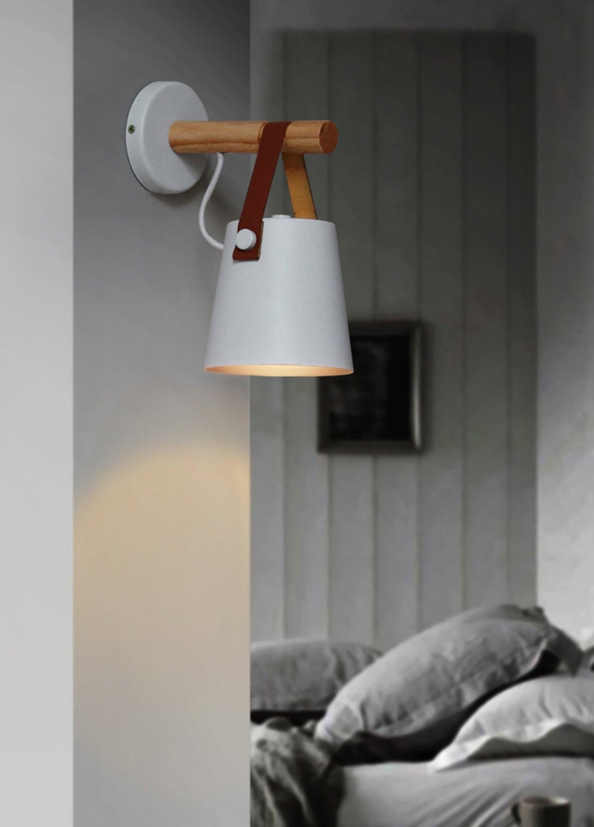 Virixon wandlamp van hout en leer