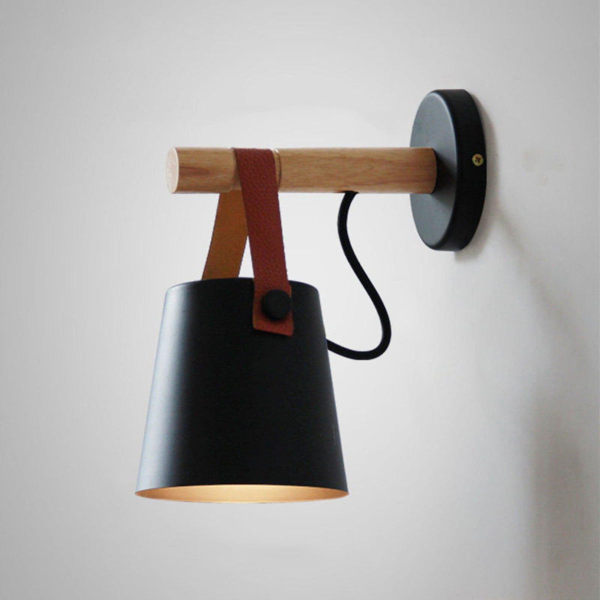 Virixon wandlamp van hout en leer