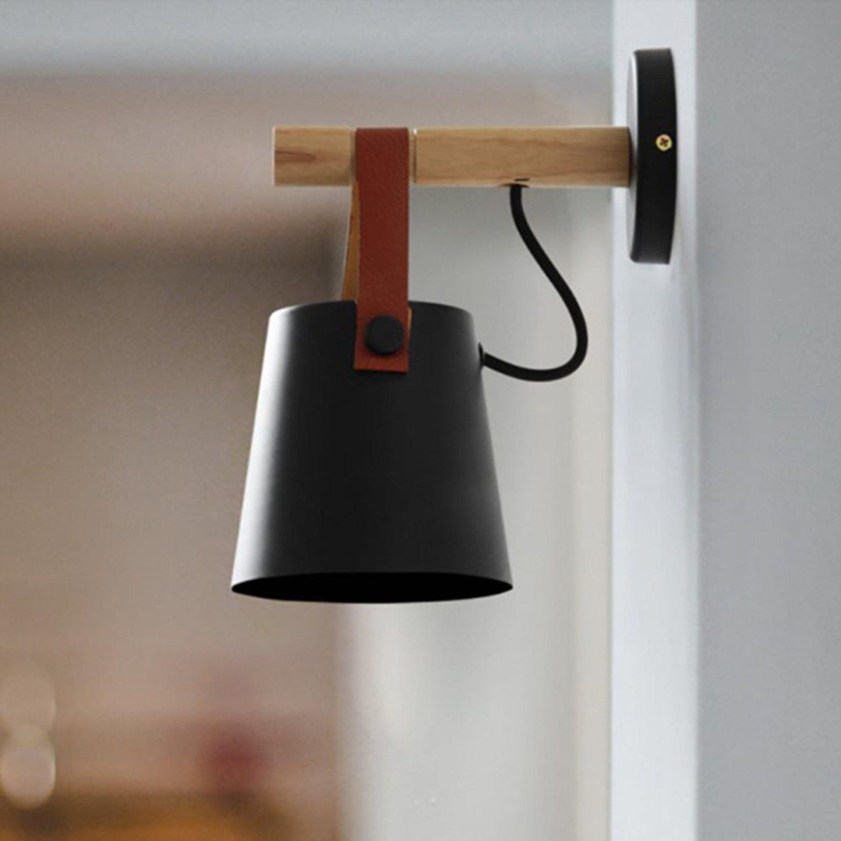 Virixon wandlamp van hout en leer