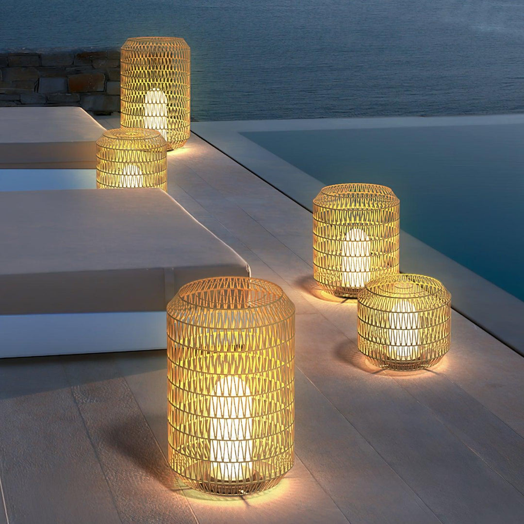 Woven rotan buitenwandlamp