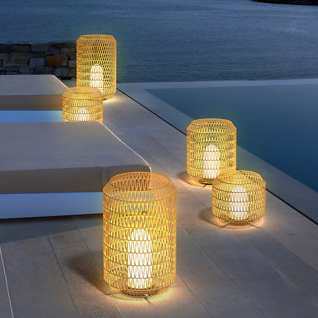 Woven rotan buitenwandlamp