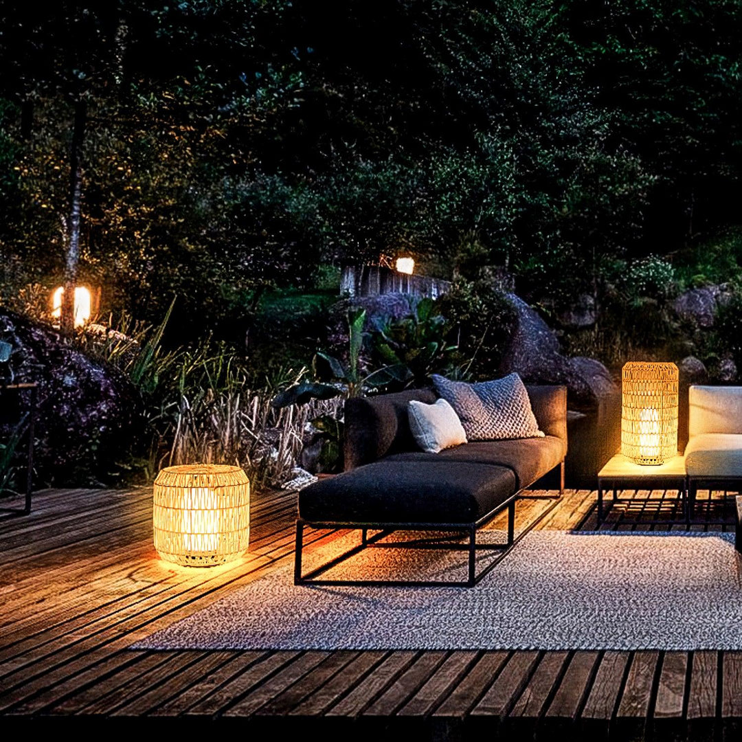 Woven rotan buitenwandlamp