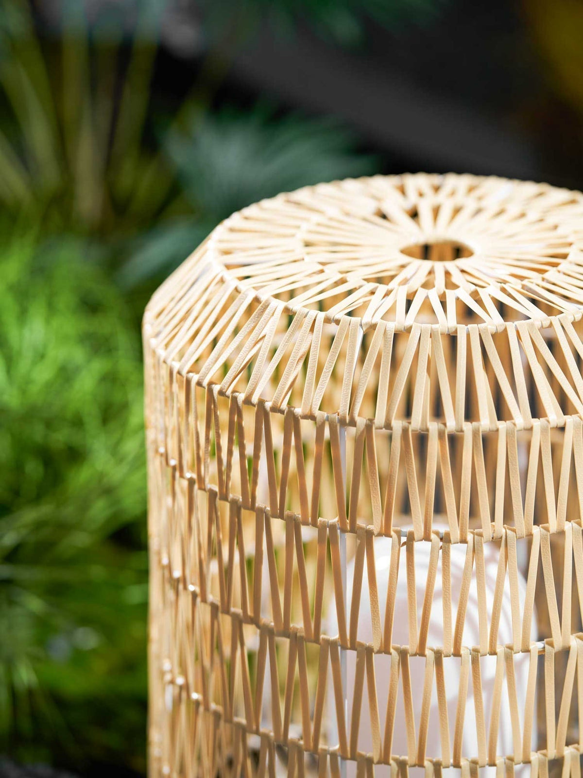 Ravalella rotan buitenstaandelamp