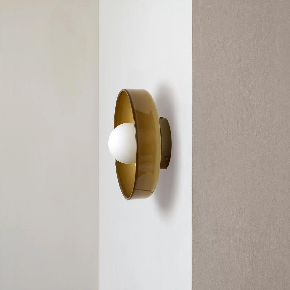 Diroxen plafondlamp oranje ring speels sculpturaal