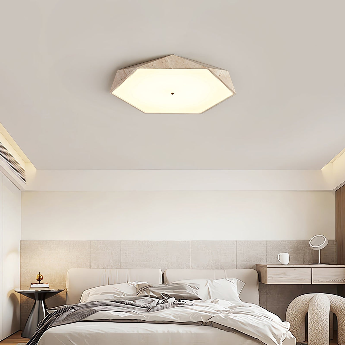 Hexagonale plafondlamp in geel travertin