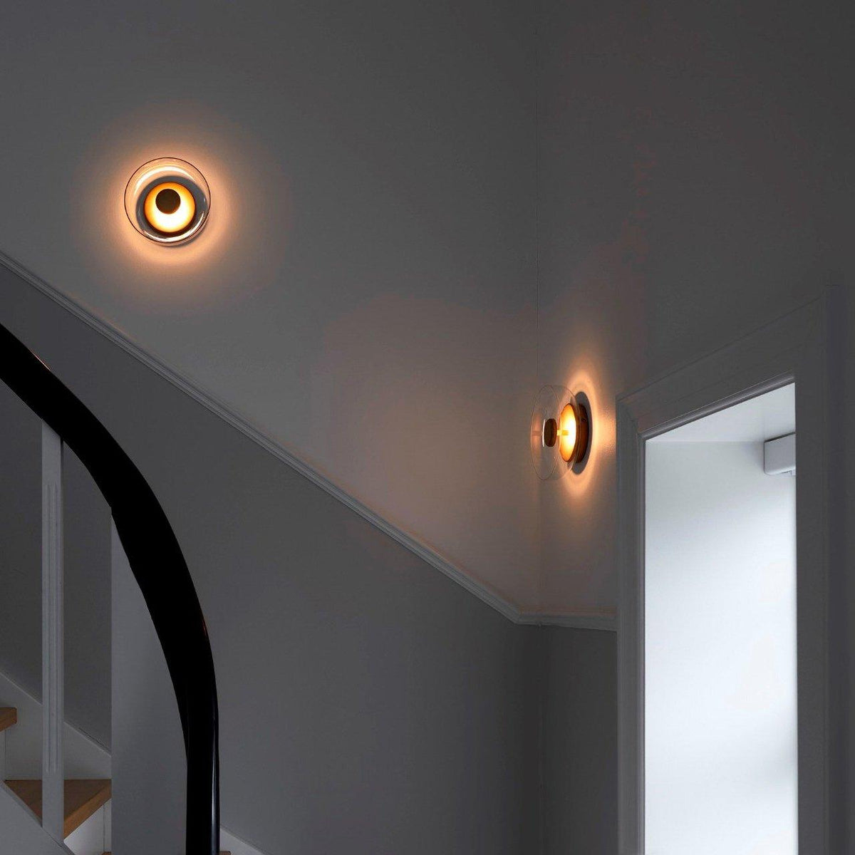Aether messing wandlamp met glazen kap